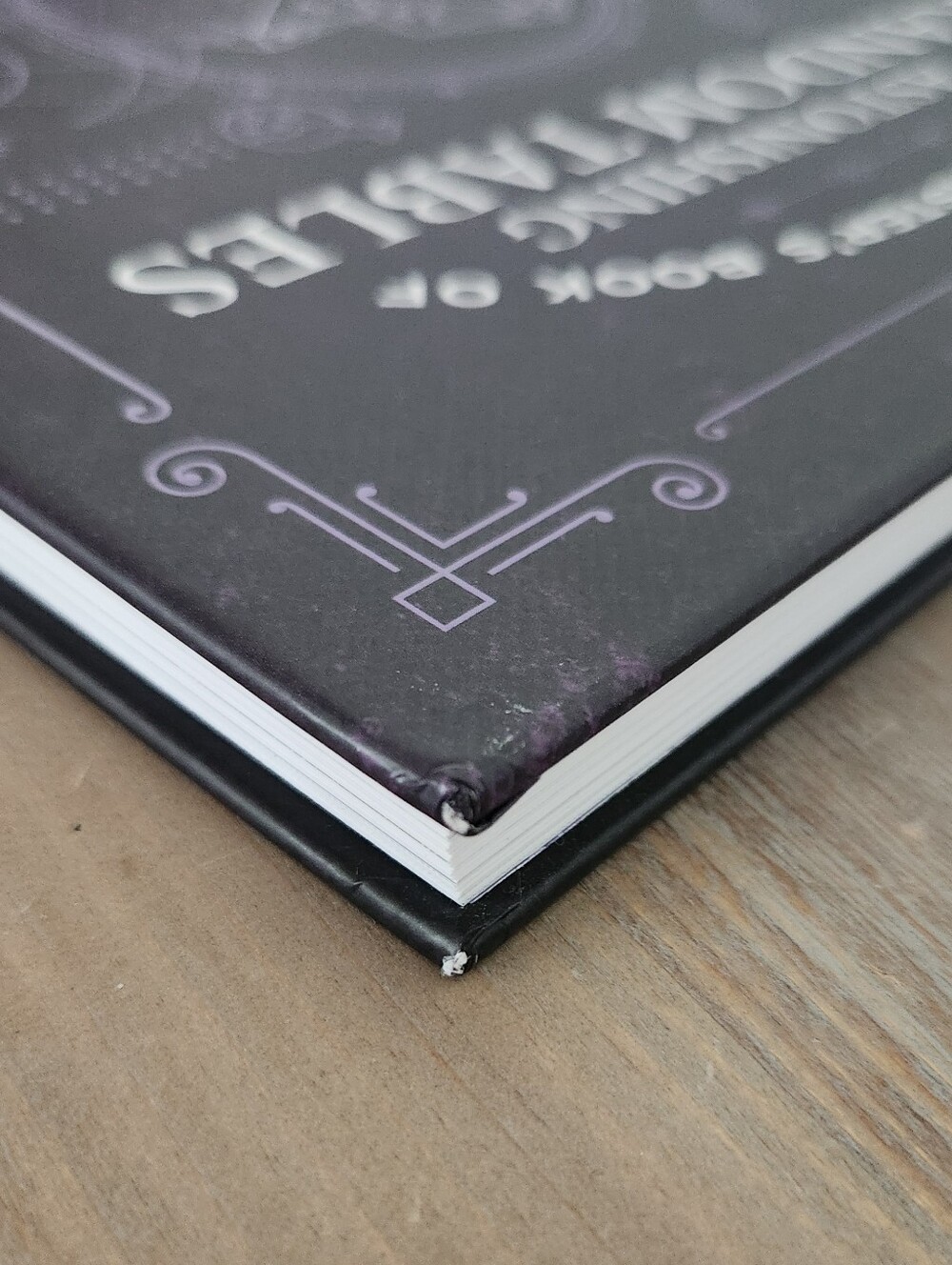 The Game Master’s Book of Astonishing Random Tables Dungeons And Dragons - Picture 6 of 7